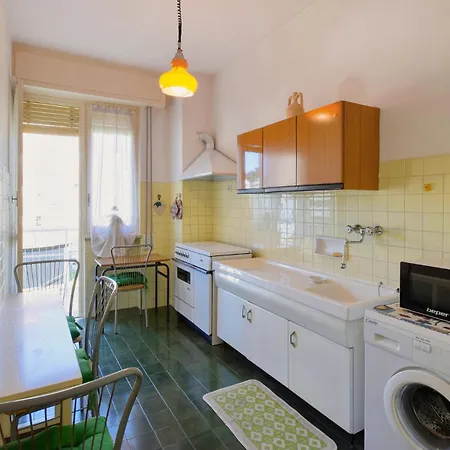 Daire Gorgeous In With Kitchen *